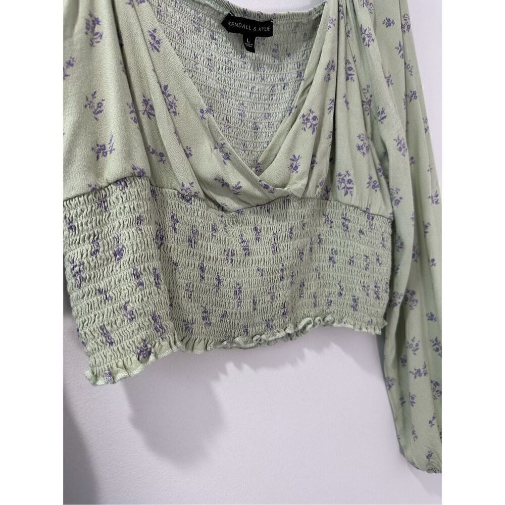 Kendall & Kylie long sleeve light green floral crop top size Large.  #32-1223 - Picture 4 of 5